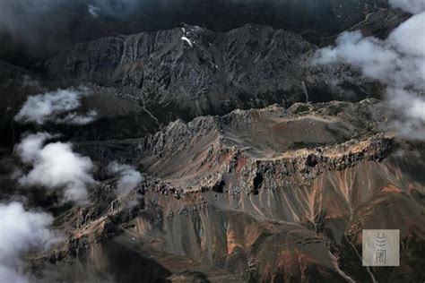 崑崙山 夏楓|從空中看中國｜「萬山之祖」崑崙山：它把中國分成了 